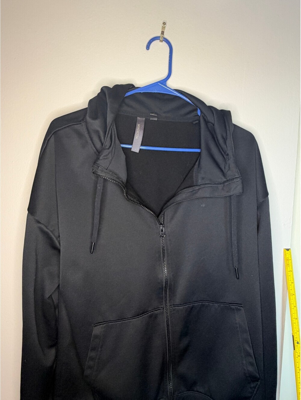Mondetta women's black zip up hoodie